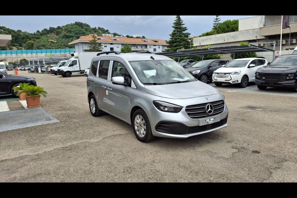 Mercedes-Benz Classe C nuova a Pescara (2)