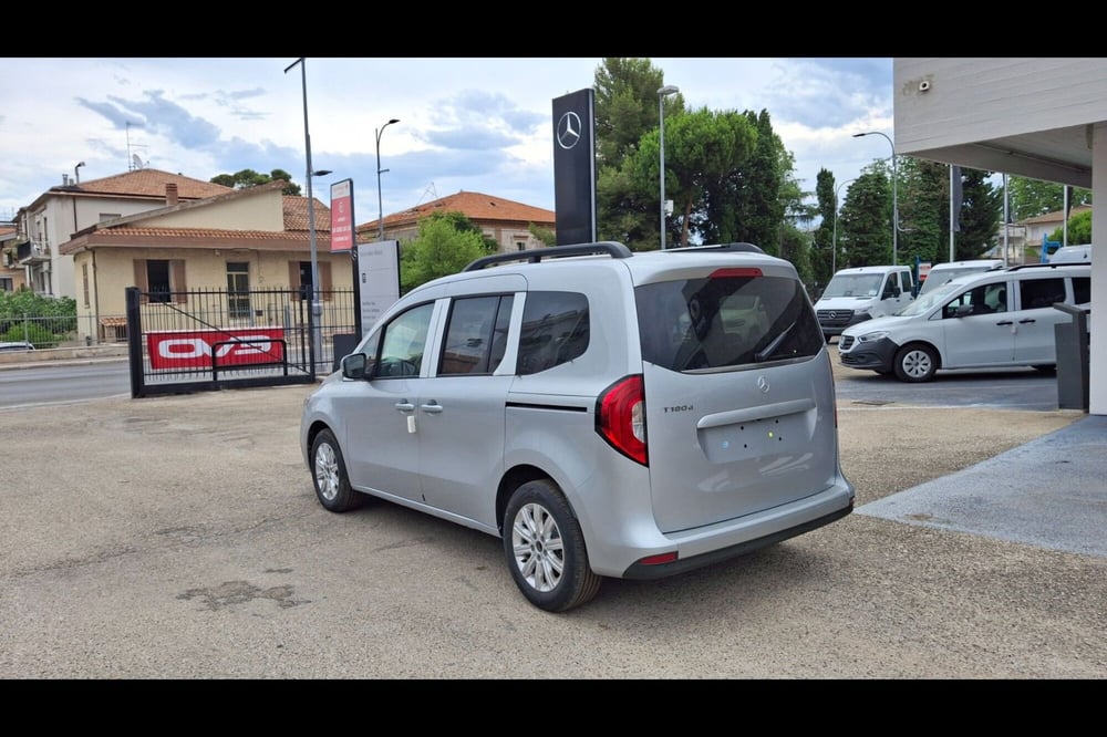 Mercedes-Benz Classe C nuova a Pescara (3)