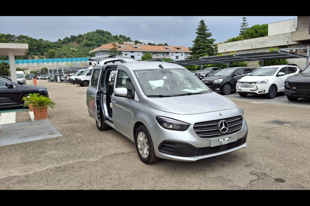 Mercedes-Benz Classe C nuova a Pescara (6)