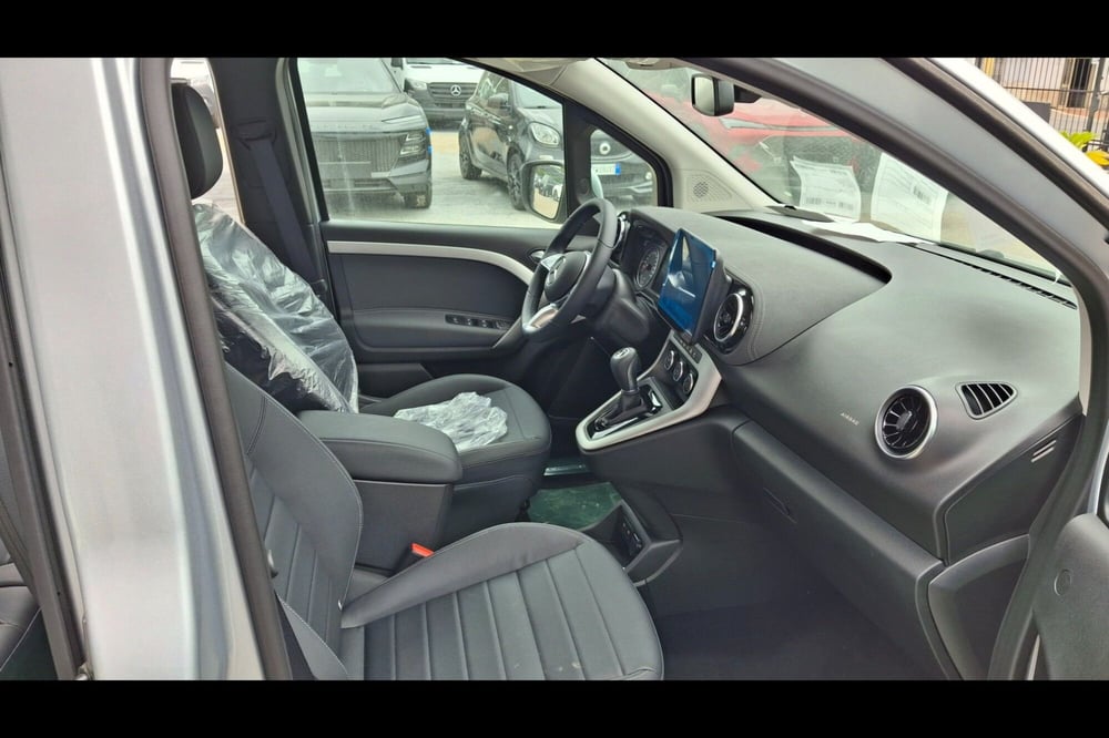 Mercedes-Benz Classe C nuova a Pescara (8)