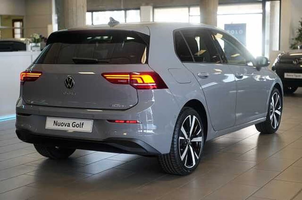 Volkswagen Golf nuova a Rovigo (4)