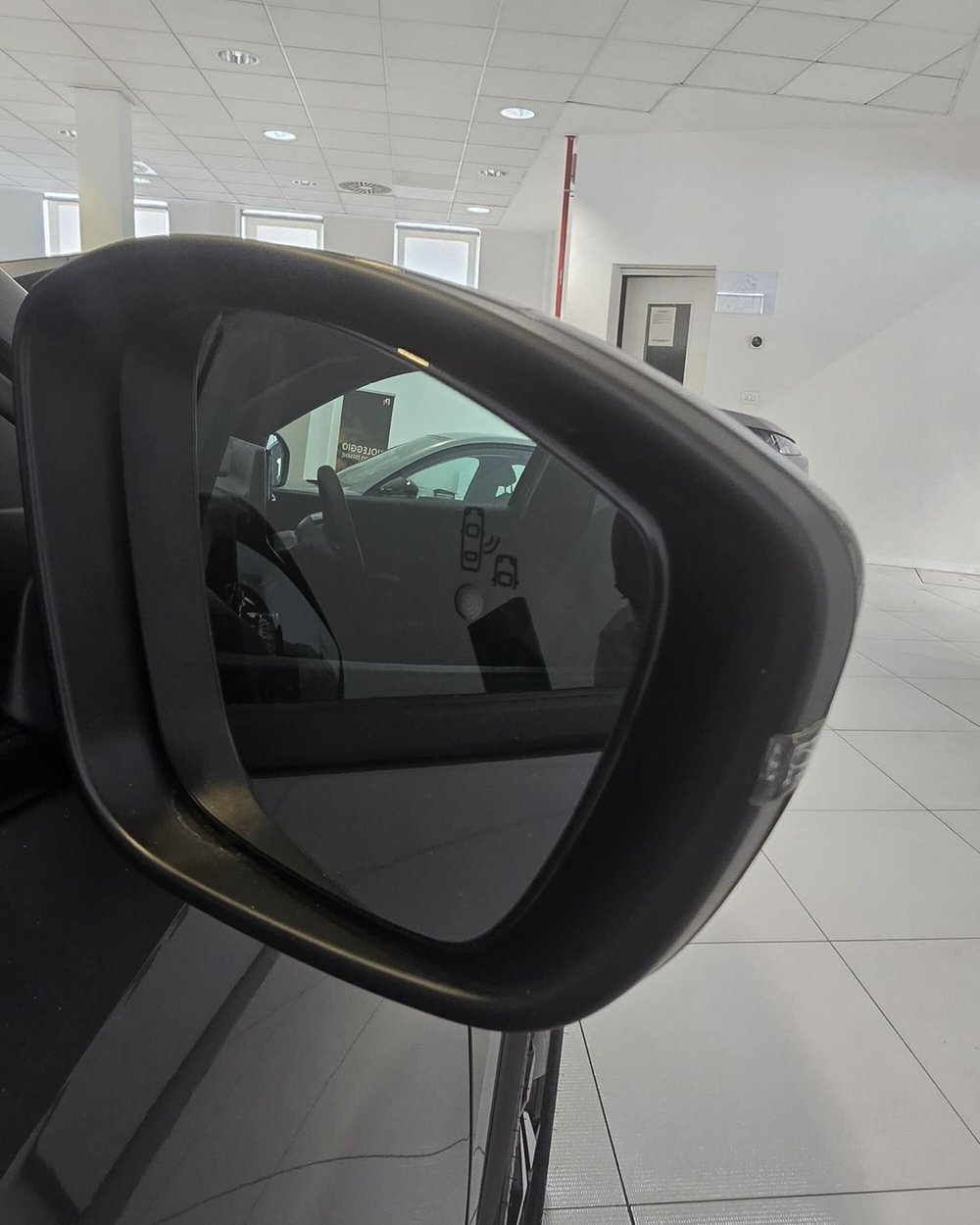 Peugeot 2008 nuova a Prato (13)
