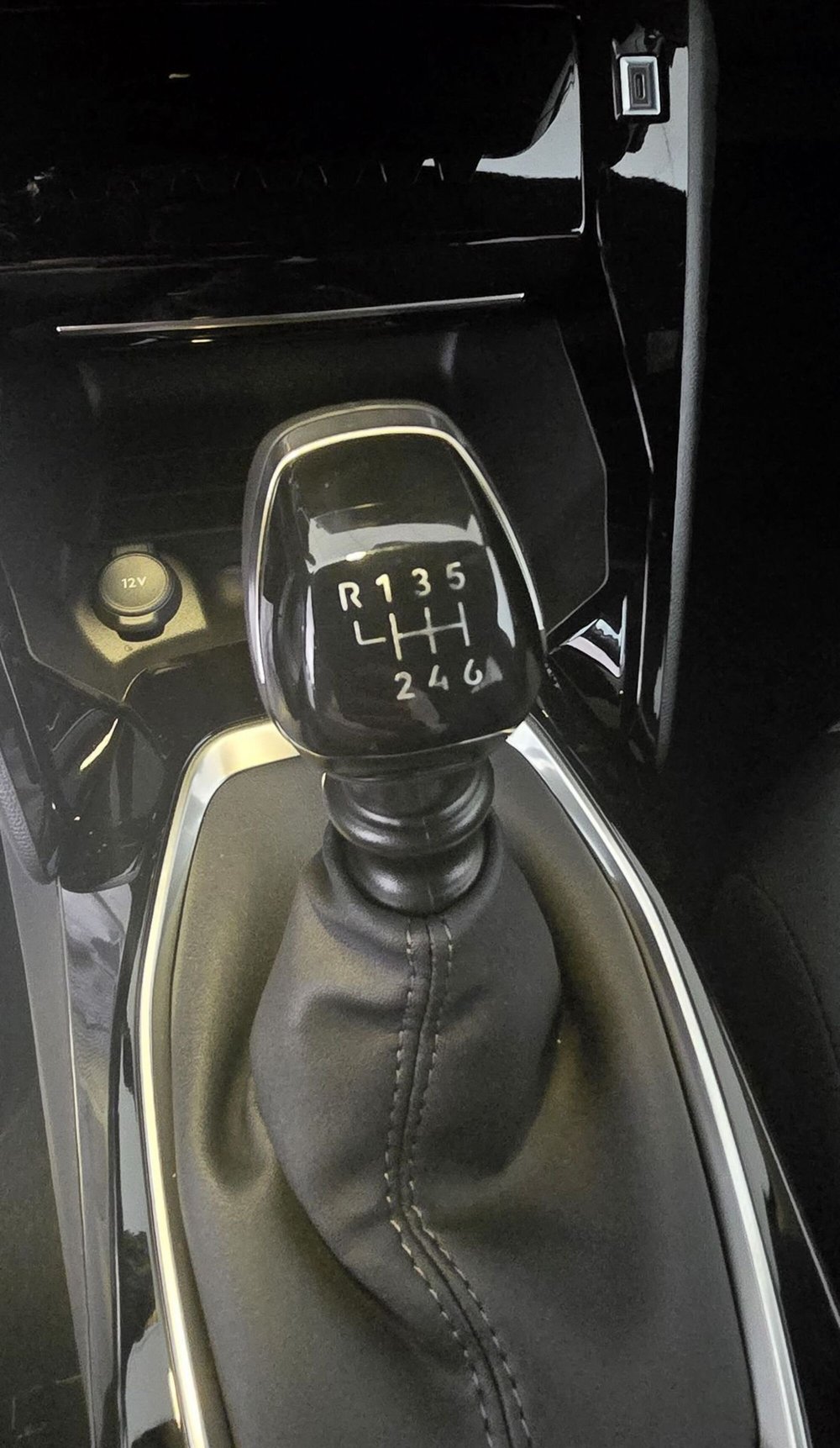 Peugeot 2008 nuova a Prato (8)
