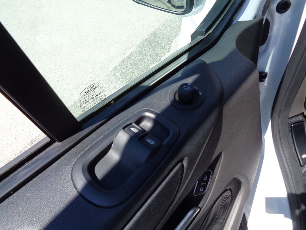Ford E-Transit Custom Furgone usata a Treviso (11)