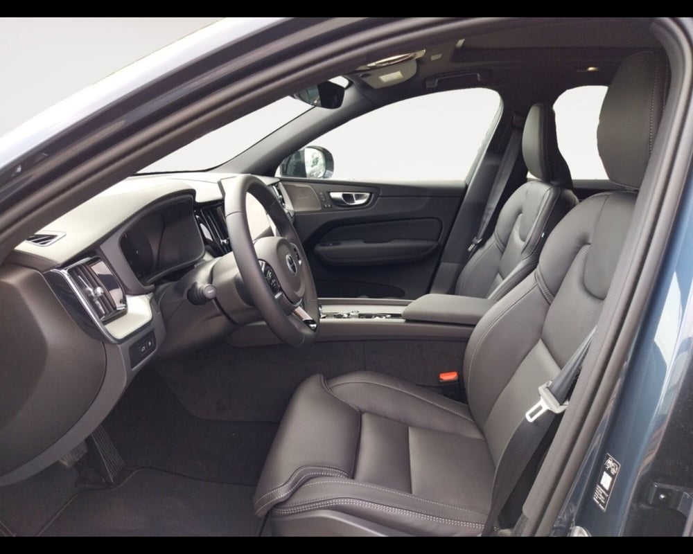 Volvo XC60 nuova a Bologna (14)