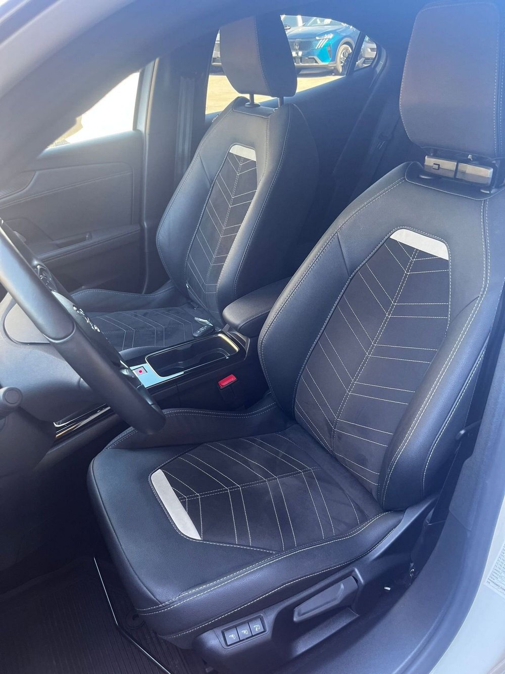 Opel Mokka usata a Lucca (11)