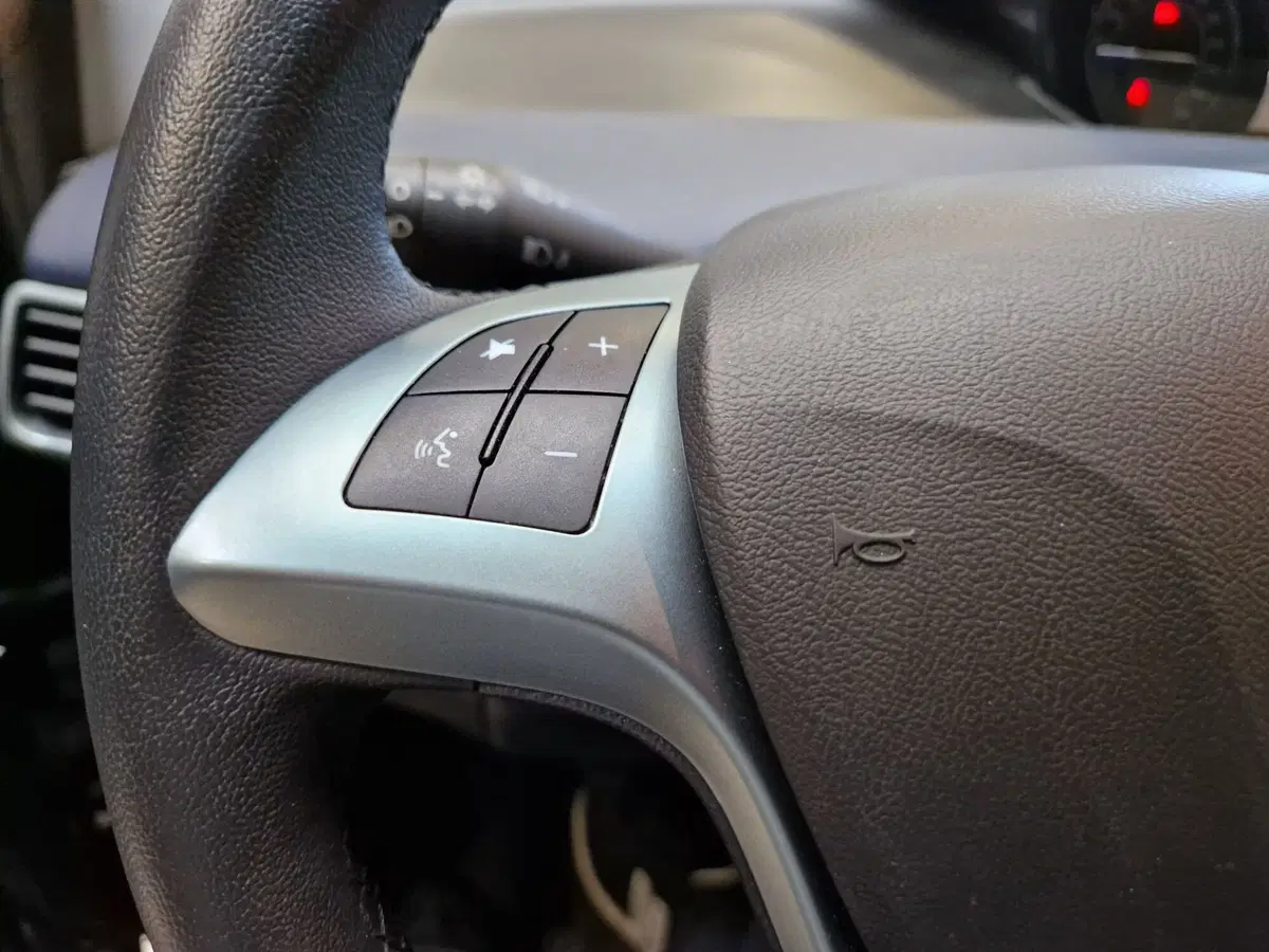 Lancia Ypsilon usata a Varese (13)