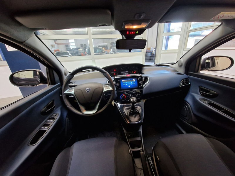 Lancia Ypsilon usata a Varese (18)