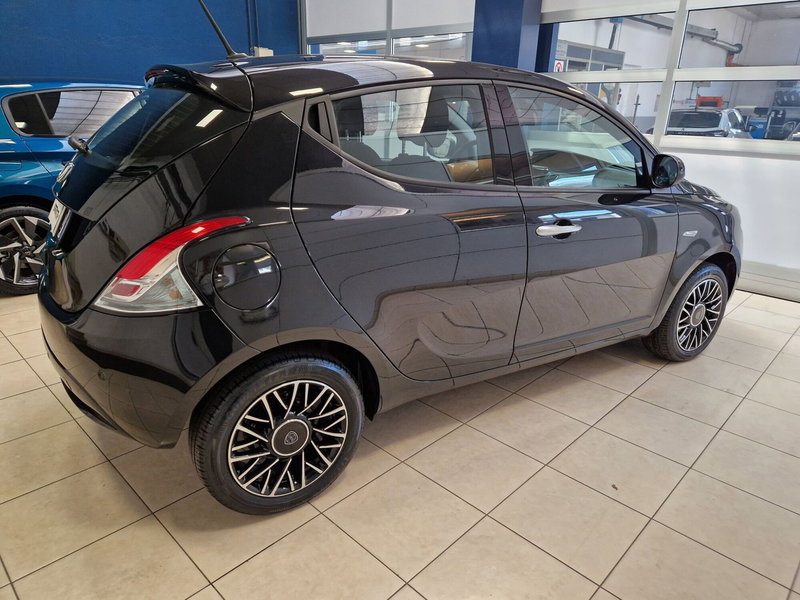 Lancia Ypsilon usata a Varese (4)
