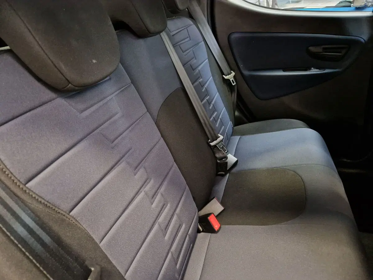 Lancia Ypsilon usata a Varese (6)
