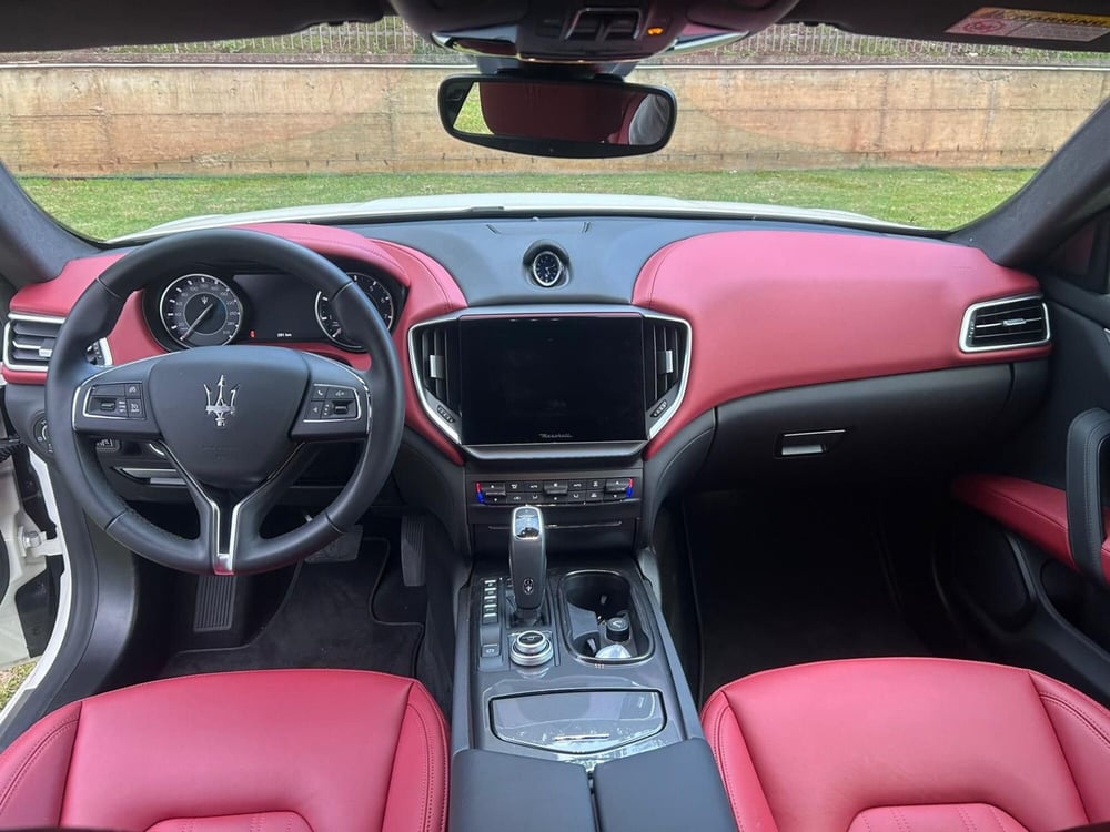 Maserati Ghibli nuova a Salerno (5)