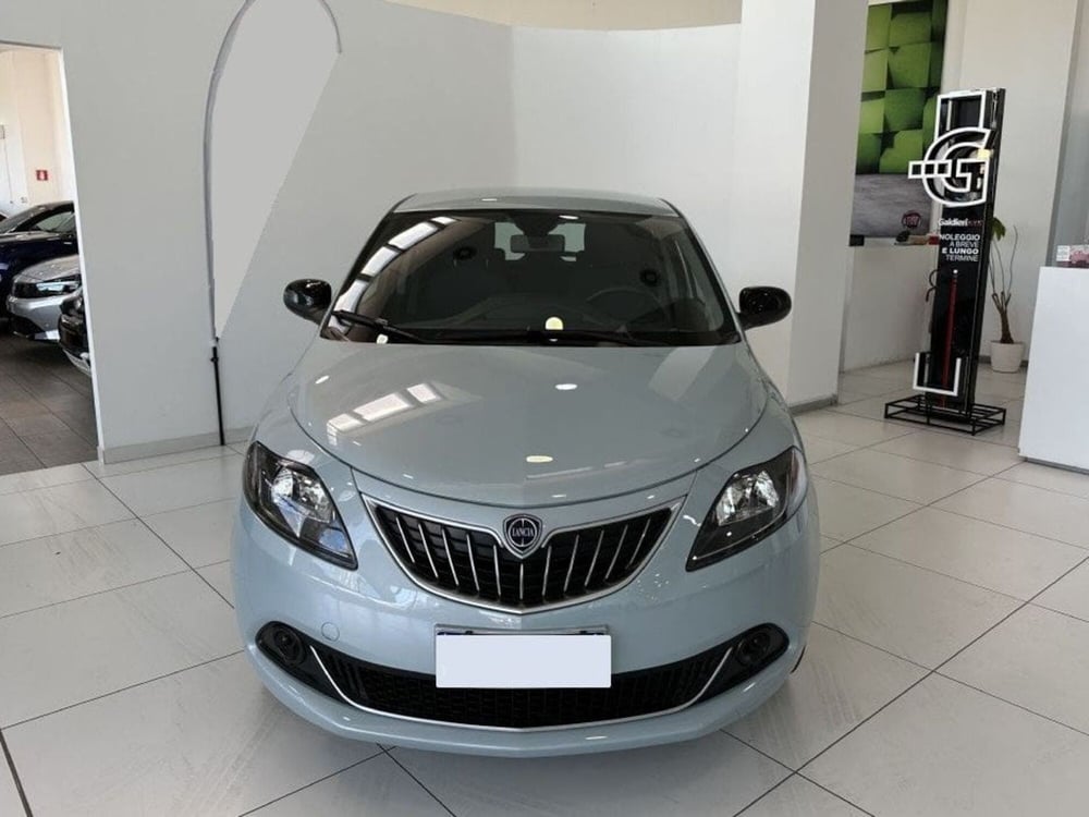 Lancia Ypsilon usata a Salerno (2)