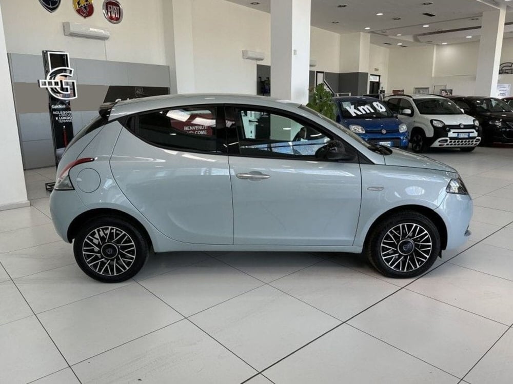 Lancia Ypsilon usata a Salerno (3)