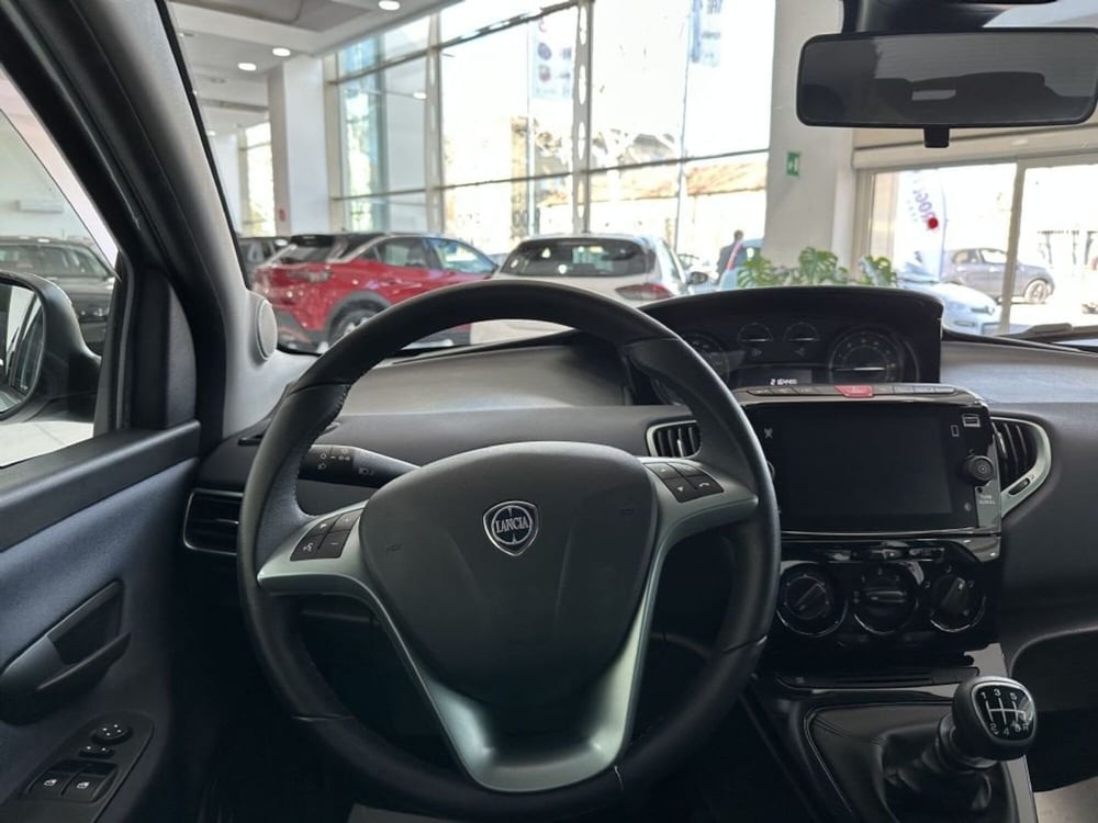 Lancia Ypsilon usata a Salerno (4)