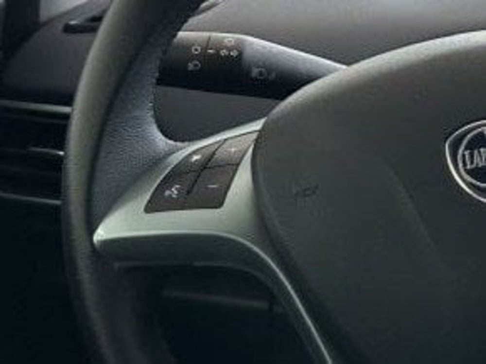 Lancia Ypsilon usata a Salerno (9)