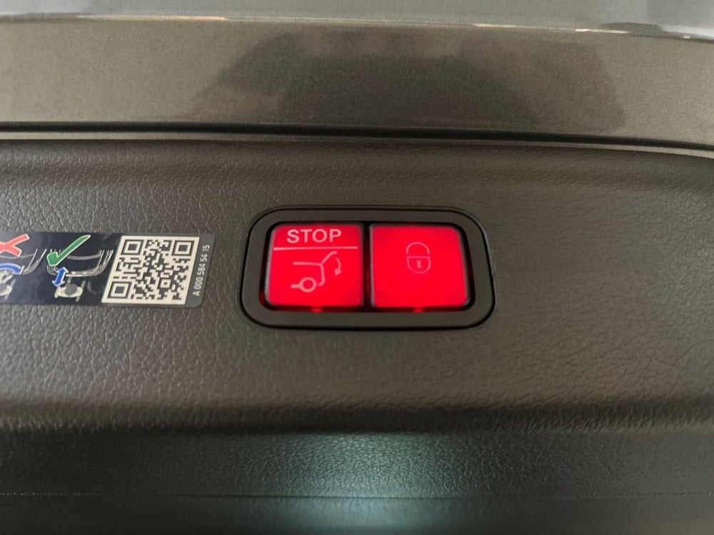Mercedes-Benz EQE SUV nuova a Firenze (16)