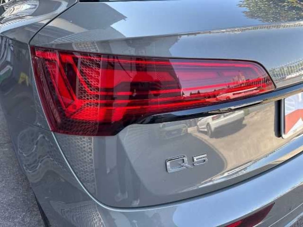 Audi Q5 Sportback nuova a Prato (10)