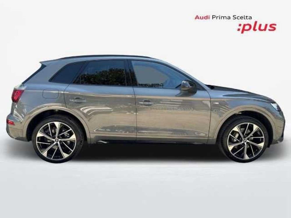 Audi Q5 Sportback nuova a Prato (12)
