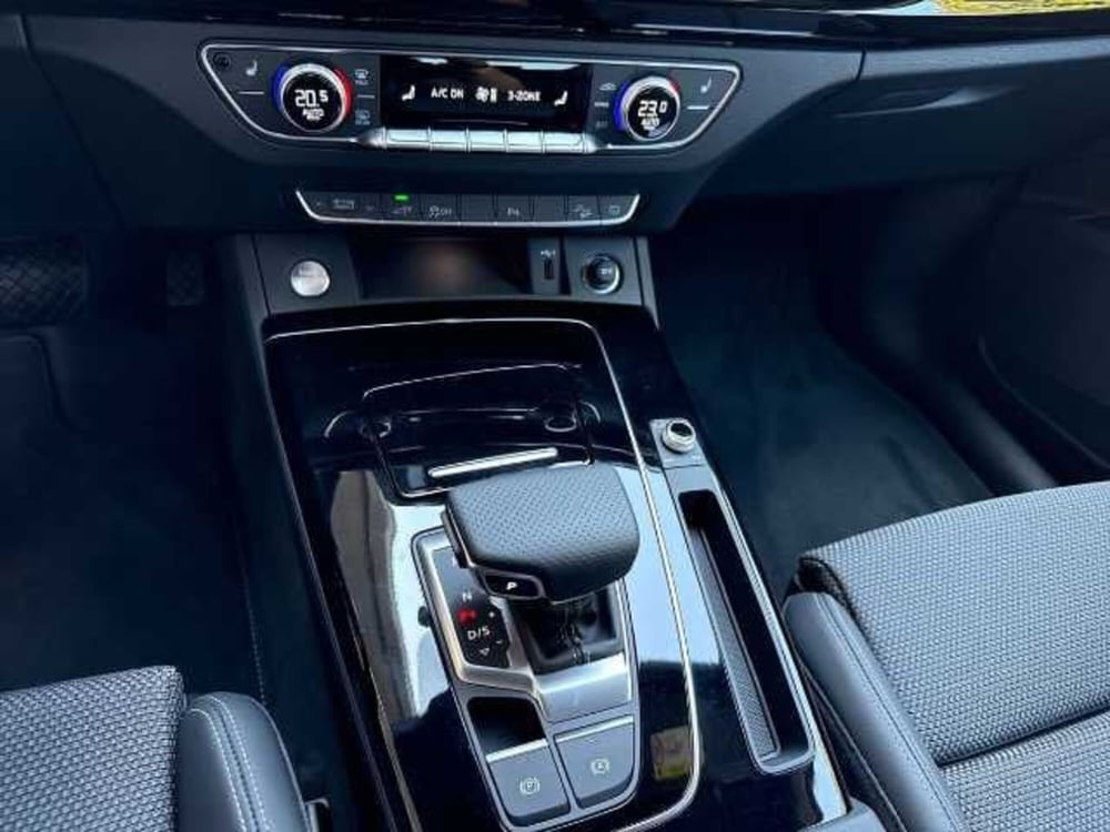 Audi Q5 Sportback nuova a Prato (9)