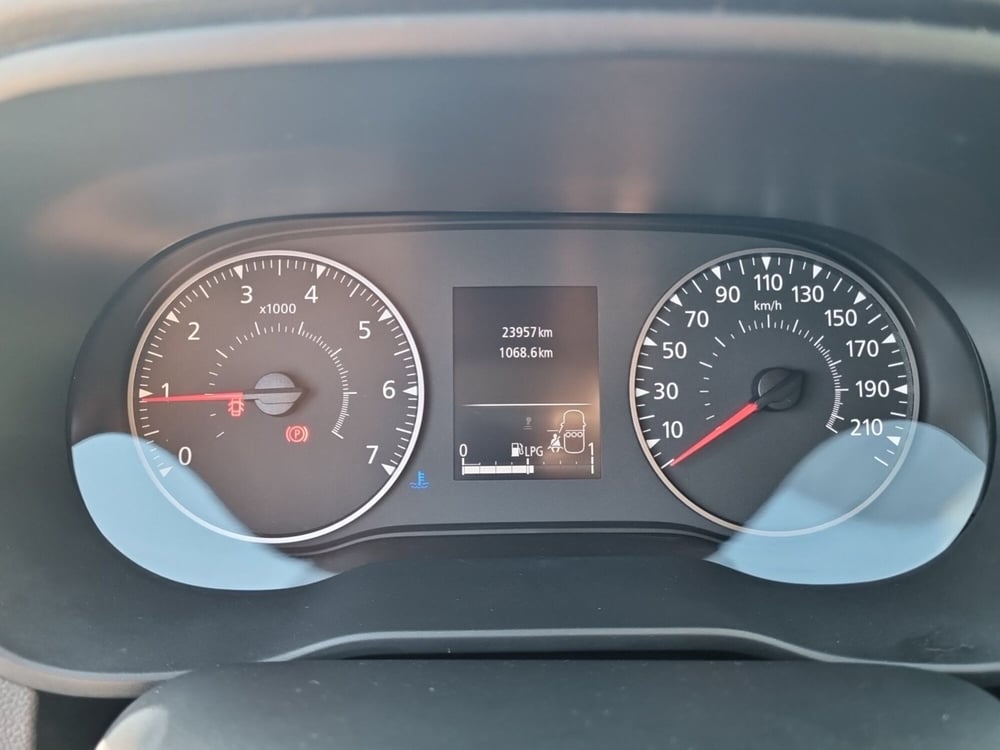 Dacia Duster usata a Lucca (8)