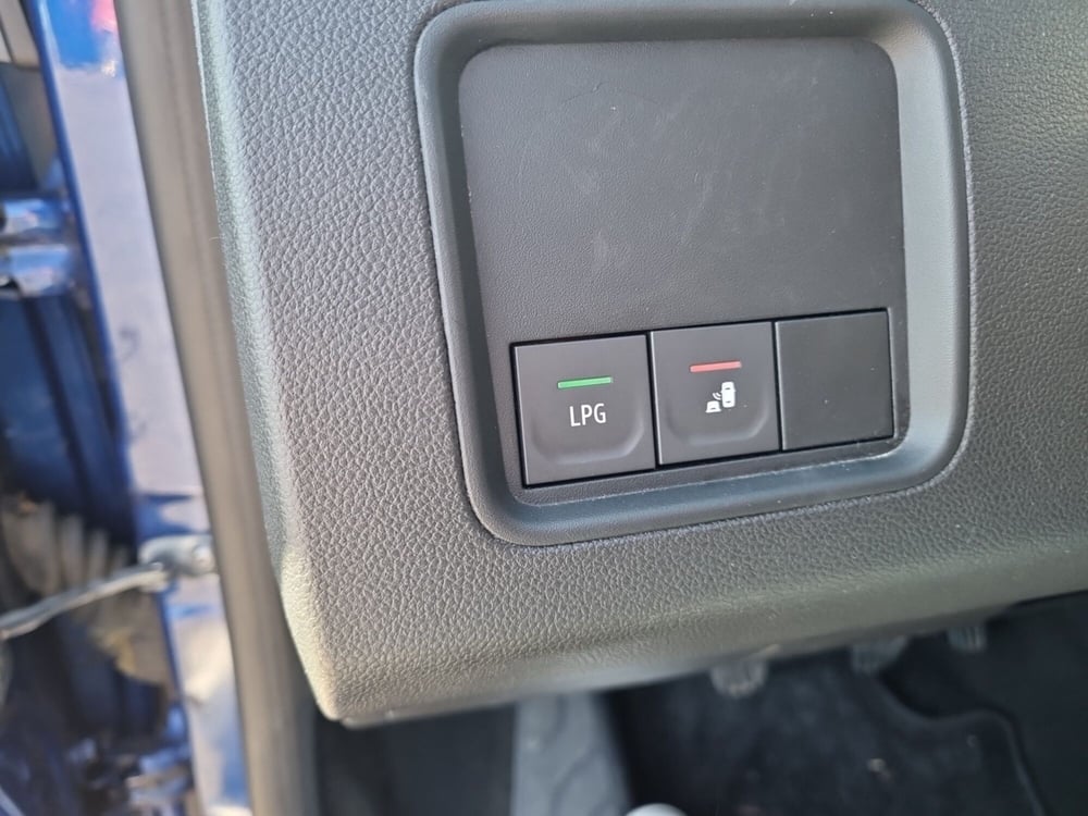 Dacia Duster usata a Lucca (9)