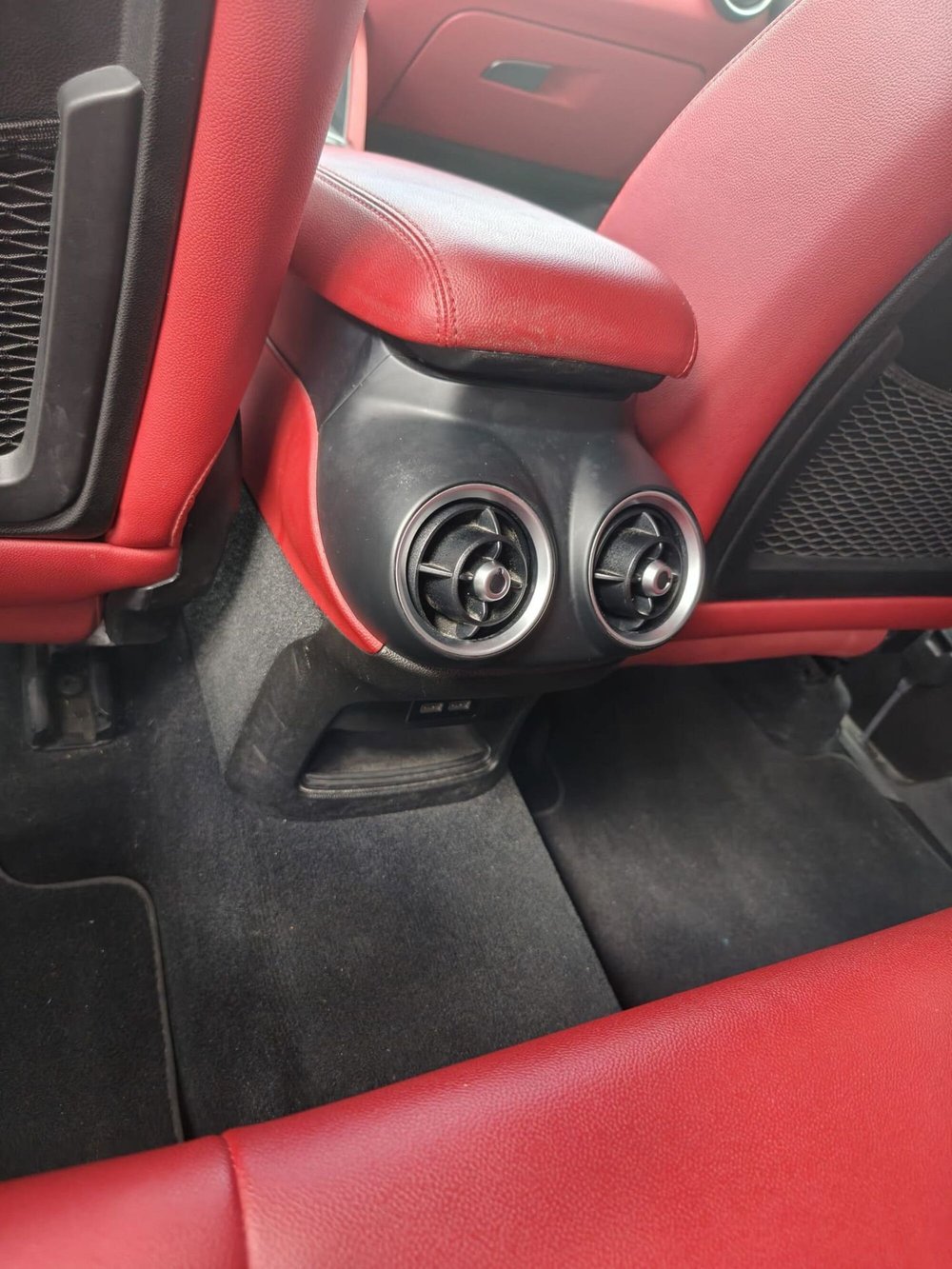 Alfa Romeo Stelvio usata a L'Aquila (12)