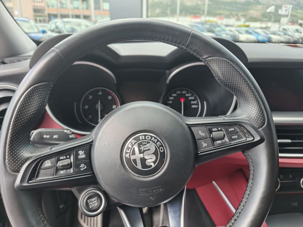 Alfa Romeo Stelvio usata a L'Aquila (15)