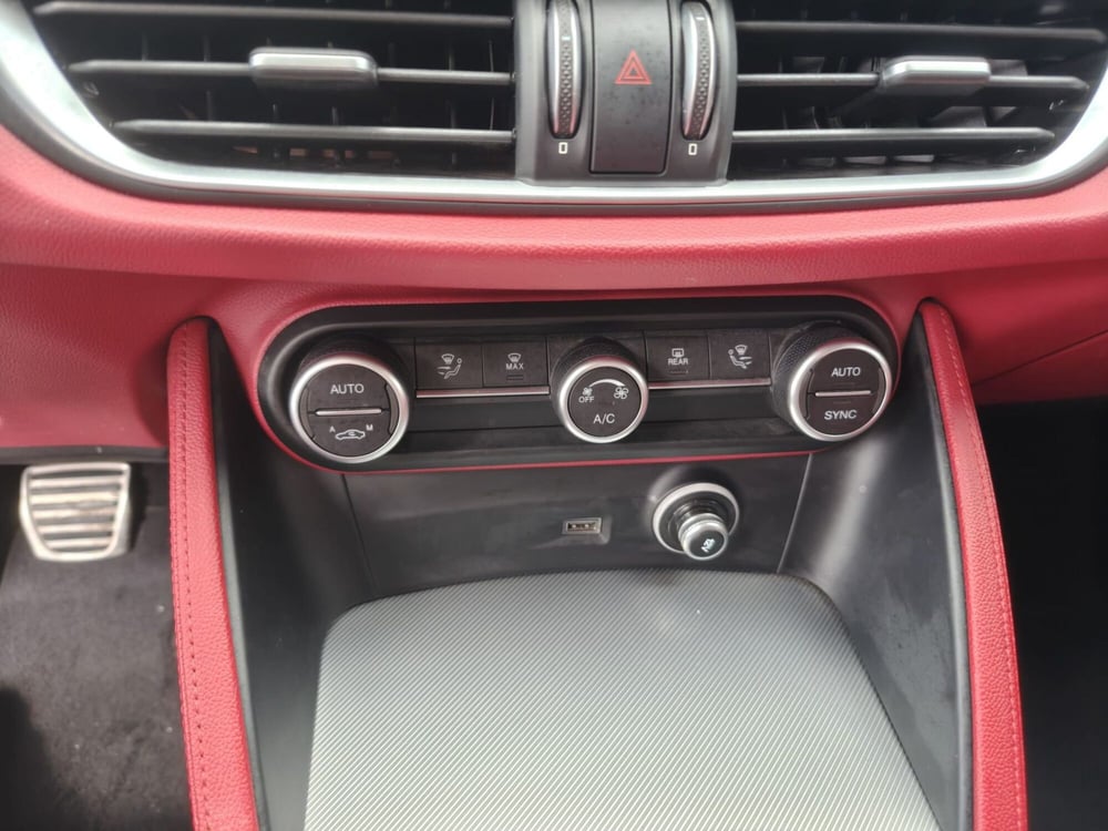 Alfa Romeo Stelvio usata a L'Aquila (18)