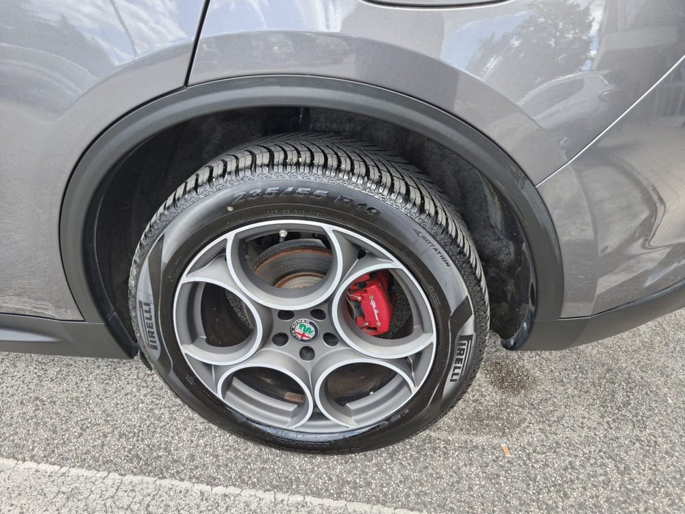 Alfa Romeo Stelvio usata a L'Aquila (5)