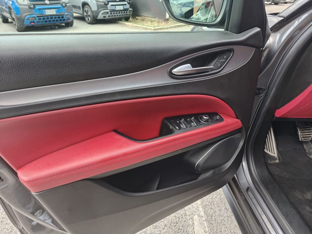 Alfa Romeo Stelvio usata a L'Aquila (7)