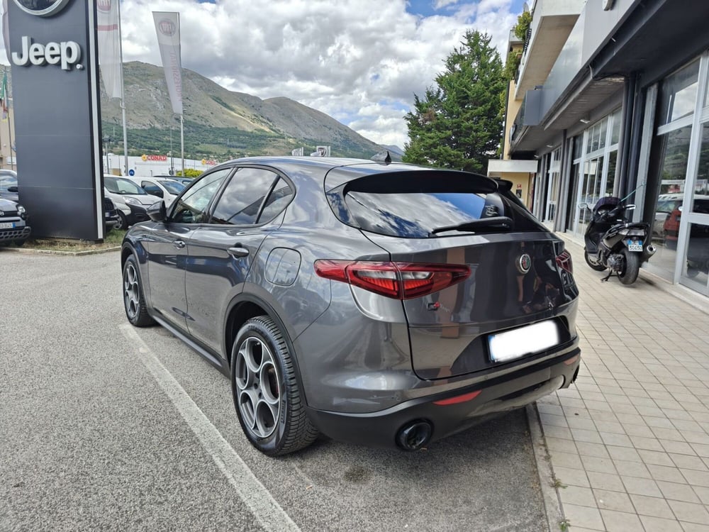 Alfa Romeo Stelvio usata a L'Aquila (8)