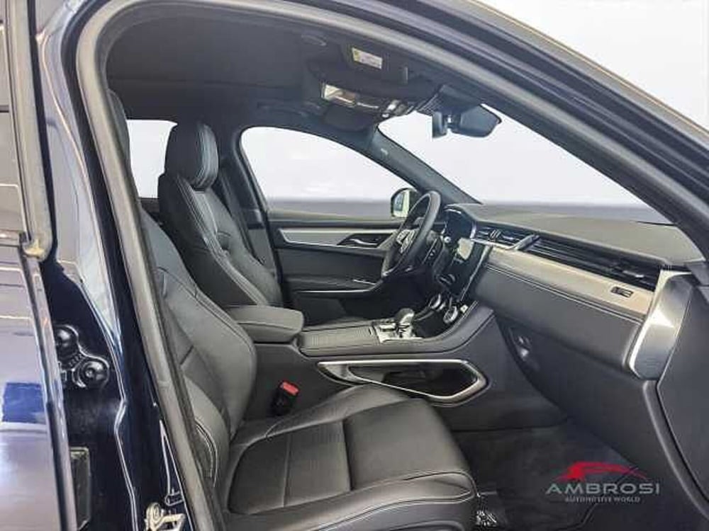 Jaguar F-Pace nuova a Viterbo (10)
