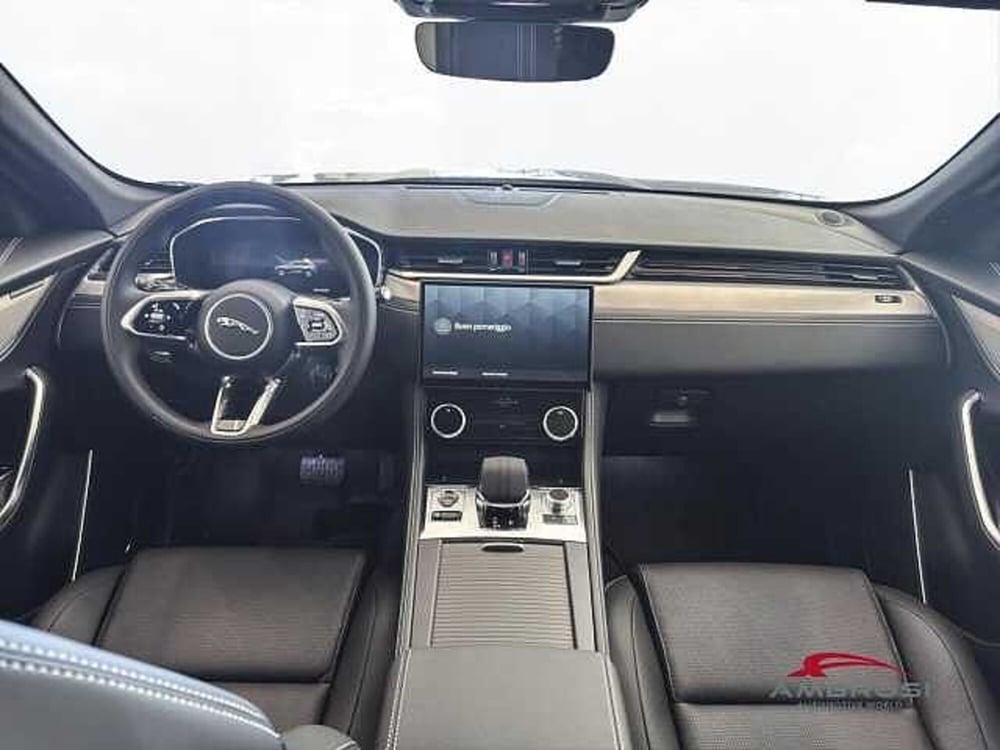 Jaguar F-Pace nuova a Viterbo (11)