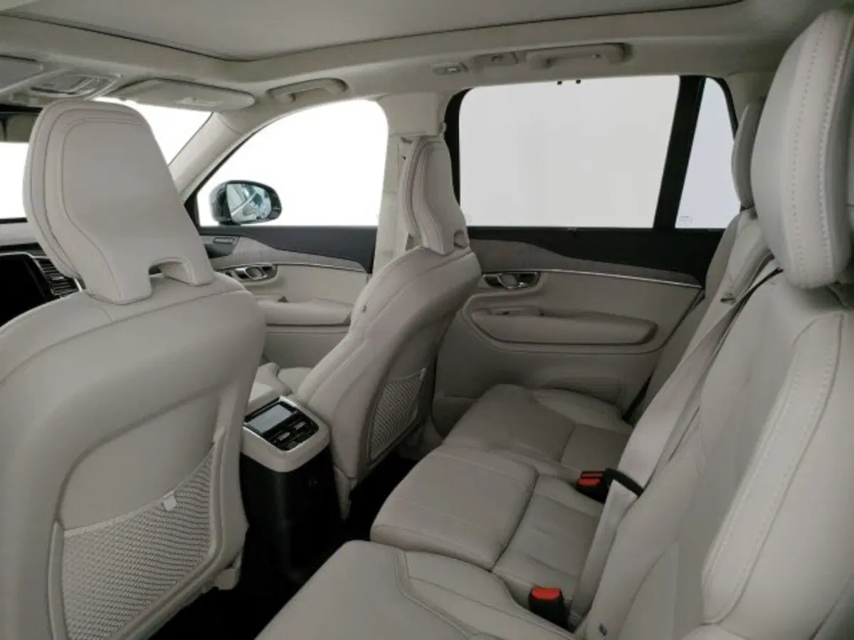 Volvo XC90 nuova a Modena (10)