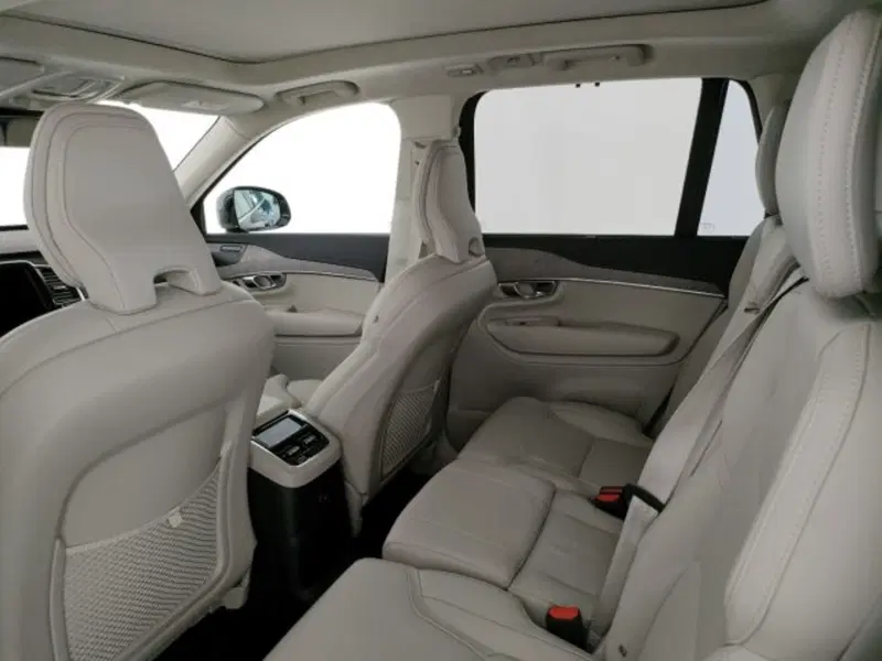 Volvo XC90 nuova a Modena (10)