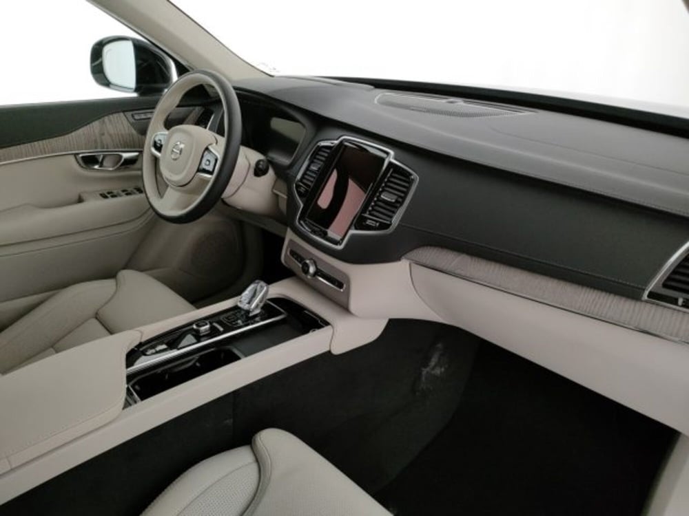 Volvo XC90 nuova a Modena (13)
