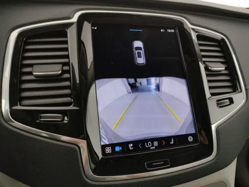 Volvo XC90 nuova a Modena (17)