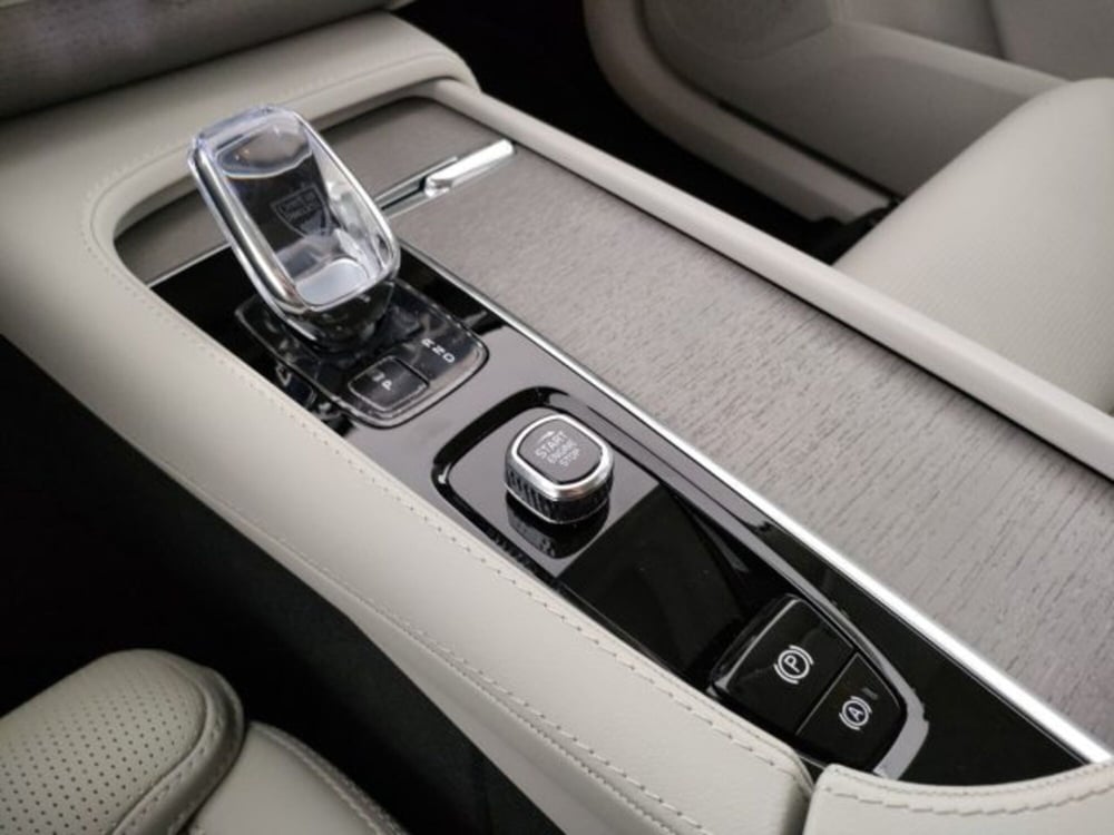 Volvo XC90 nuova a Modena (19)