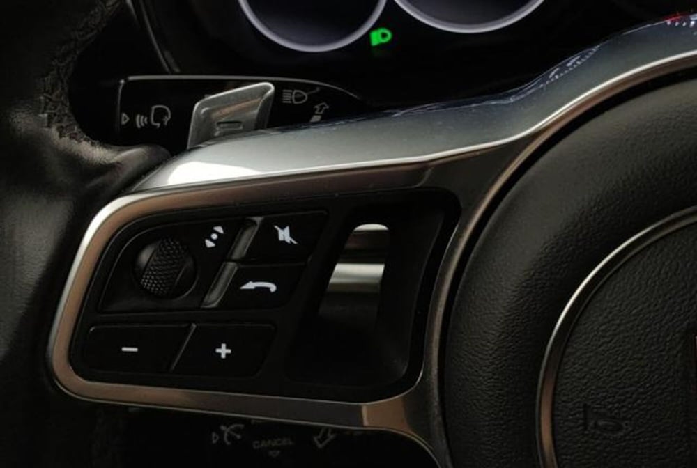Porsche Panamera usata a Modena (18)