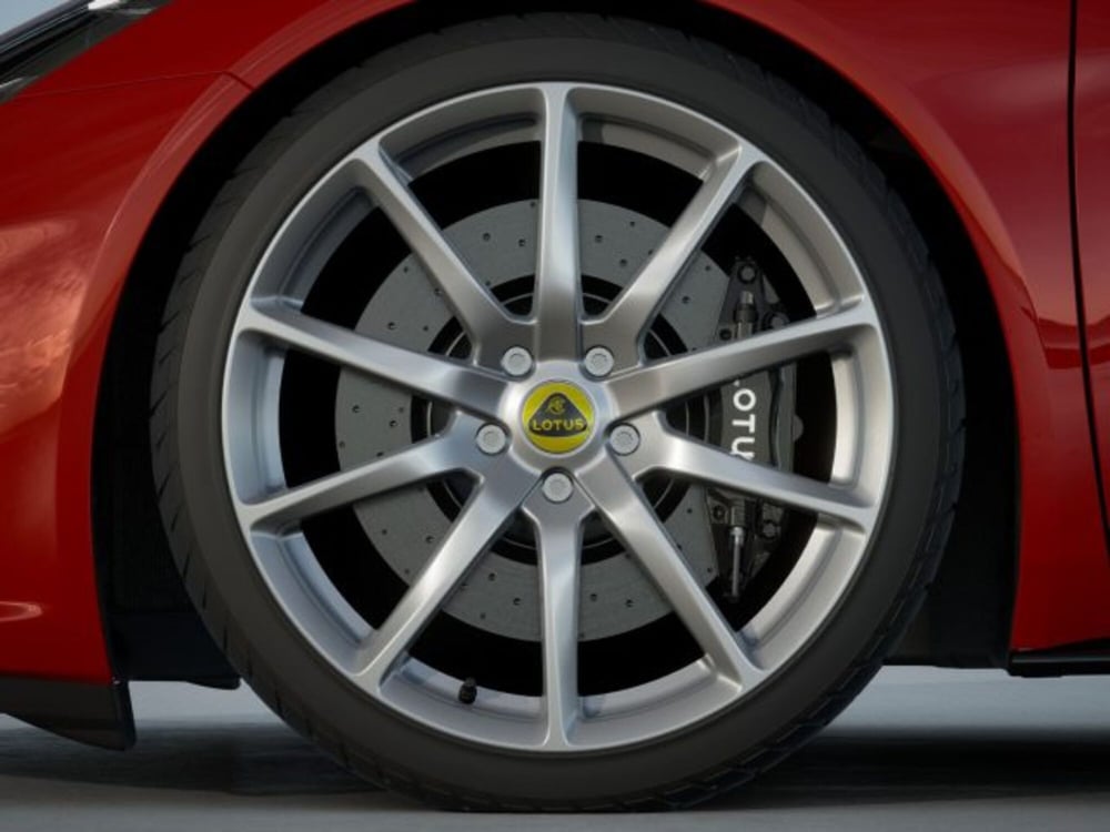 Lotus Emira nuova a Modena (10)