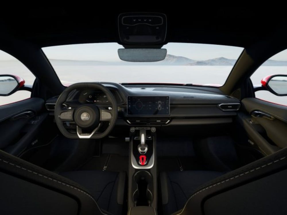 Lotus Emira nuova a Modena (13)