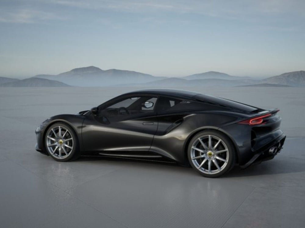 Lotus Emira nuova a Modena (17)