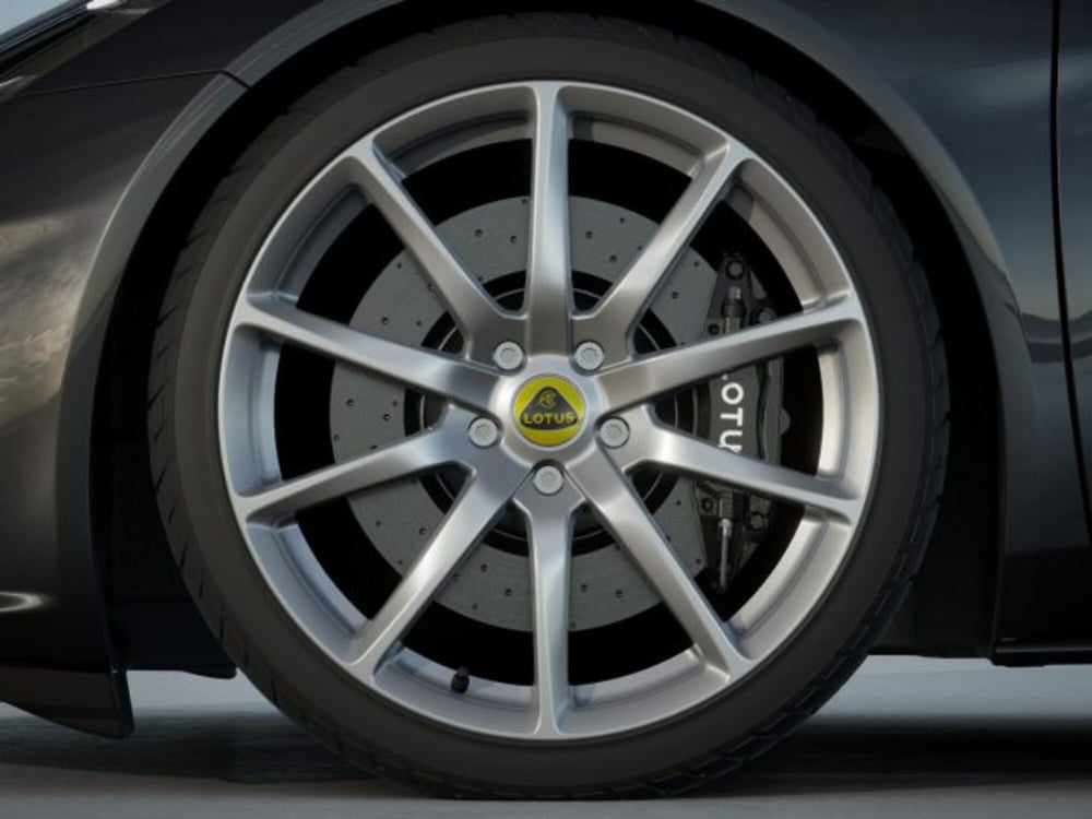Lotus Emira nuova a Modena (20)