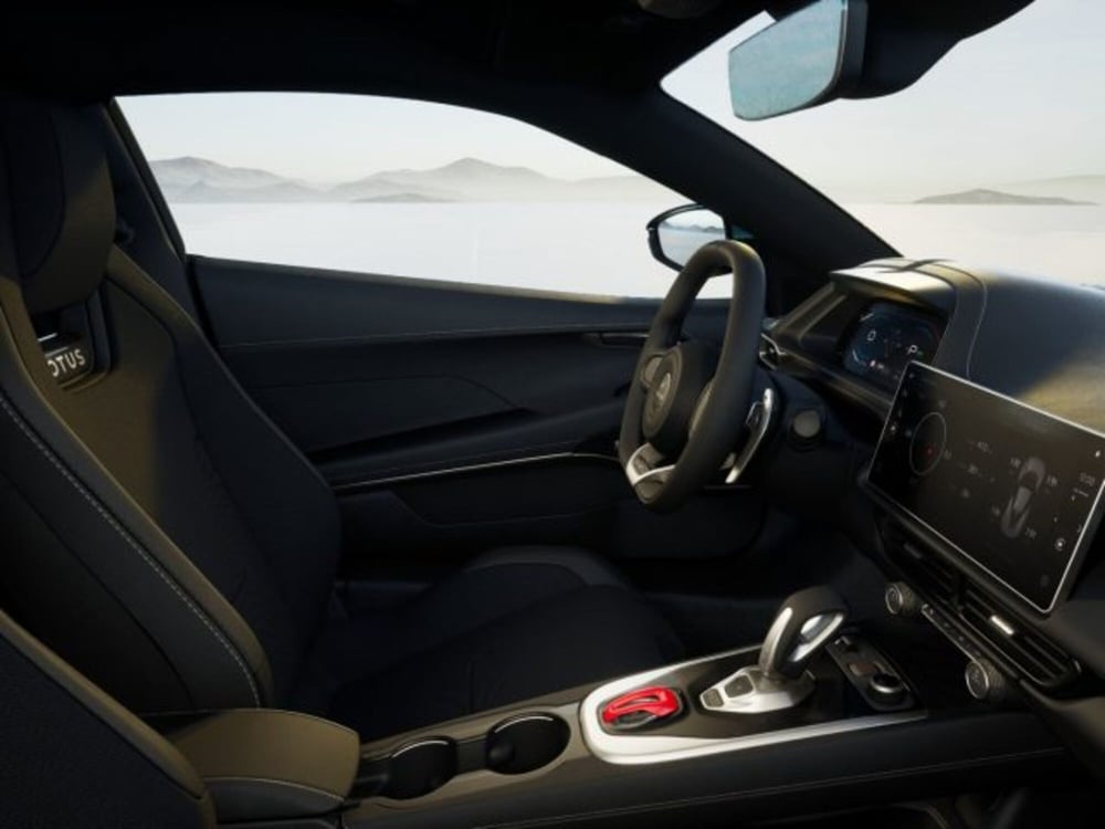Lotus Emira nuova a Modena (11)