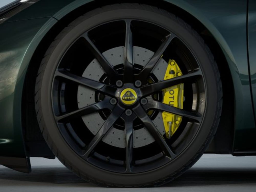 Lotus Emira nuova a Modena (16)