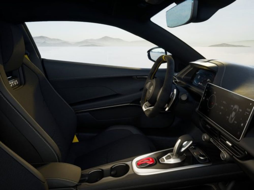 Lotus Emira nuova a Modena (11)