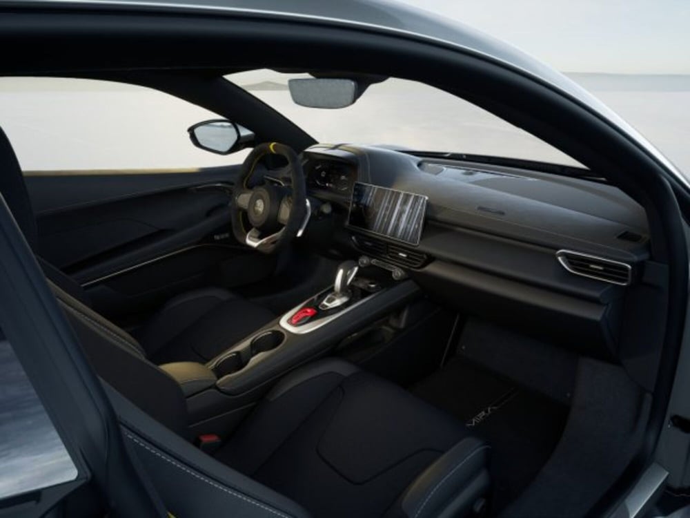 Lotus Emira nuova a Modena (12)