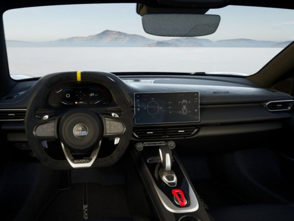 Lotus Emira nuova a Modena (15)