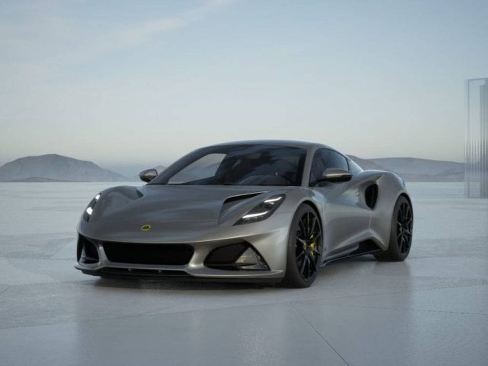 Lotus Emira nuova a Modena (2)