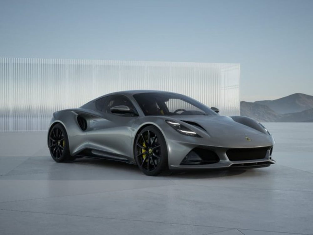 Lotus Emira nuova a Modena (3)